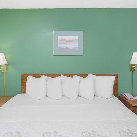 Days Inn By Wyndham Mountain Grove Екстериор снимка