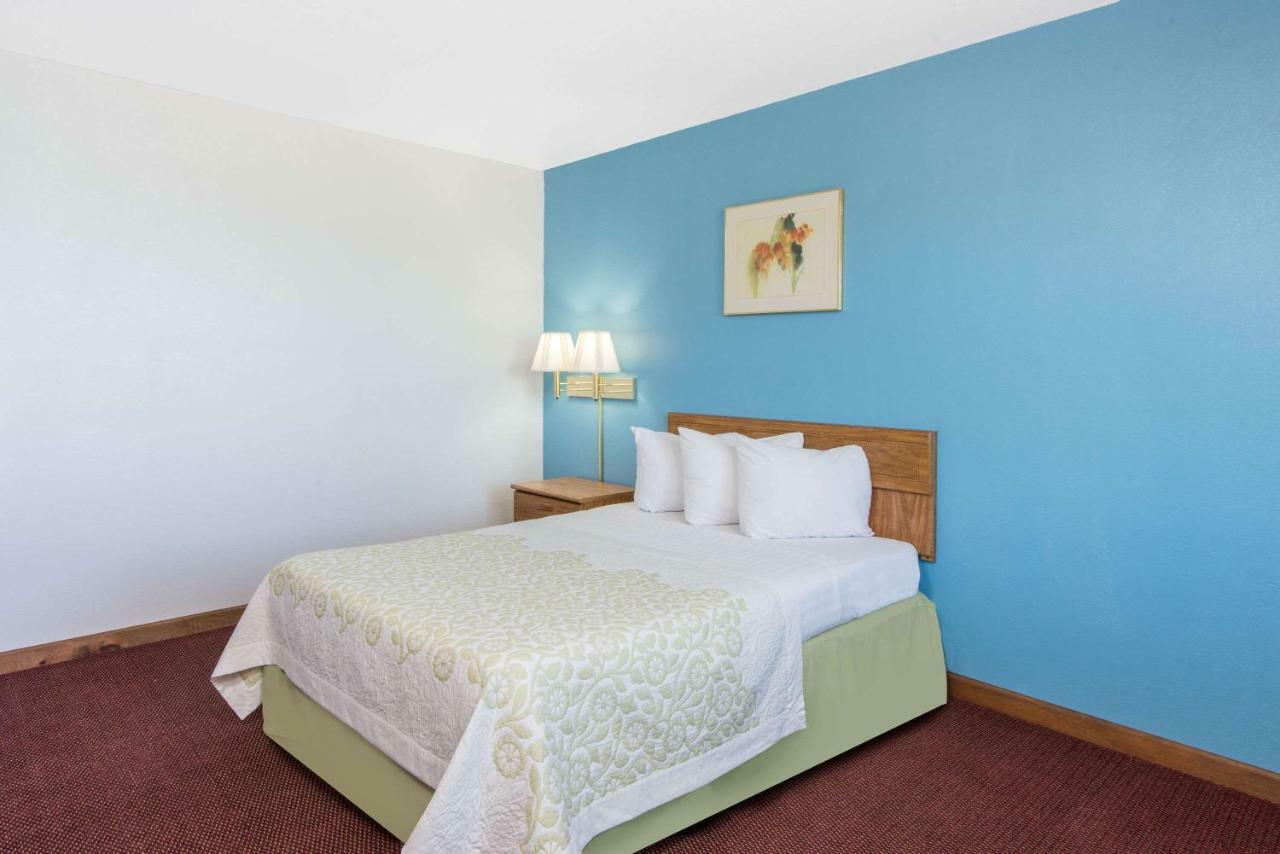Days Inn By Wyndham Mountain Grove Екстериор снимка