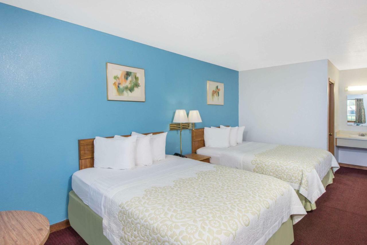 Days Inn By Wyndham Mountain Grove Екстериор снимка