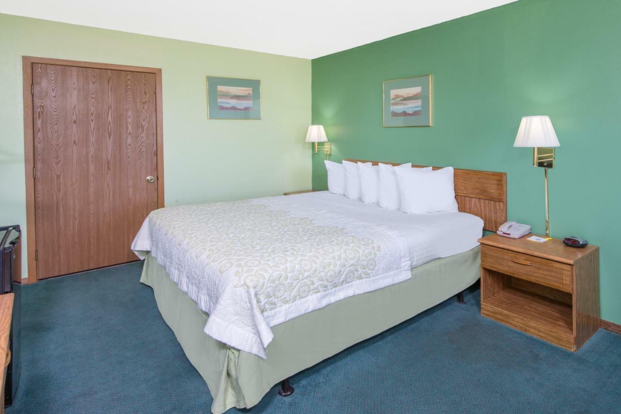 Days Inn By Wyndham Mountain Grove Екстериор снимка
